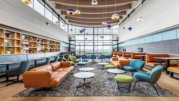 Lobby lounge
