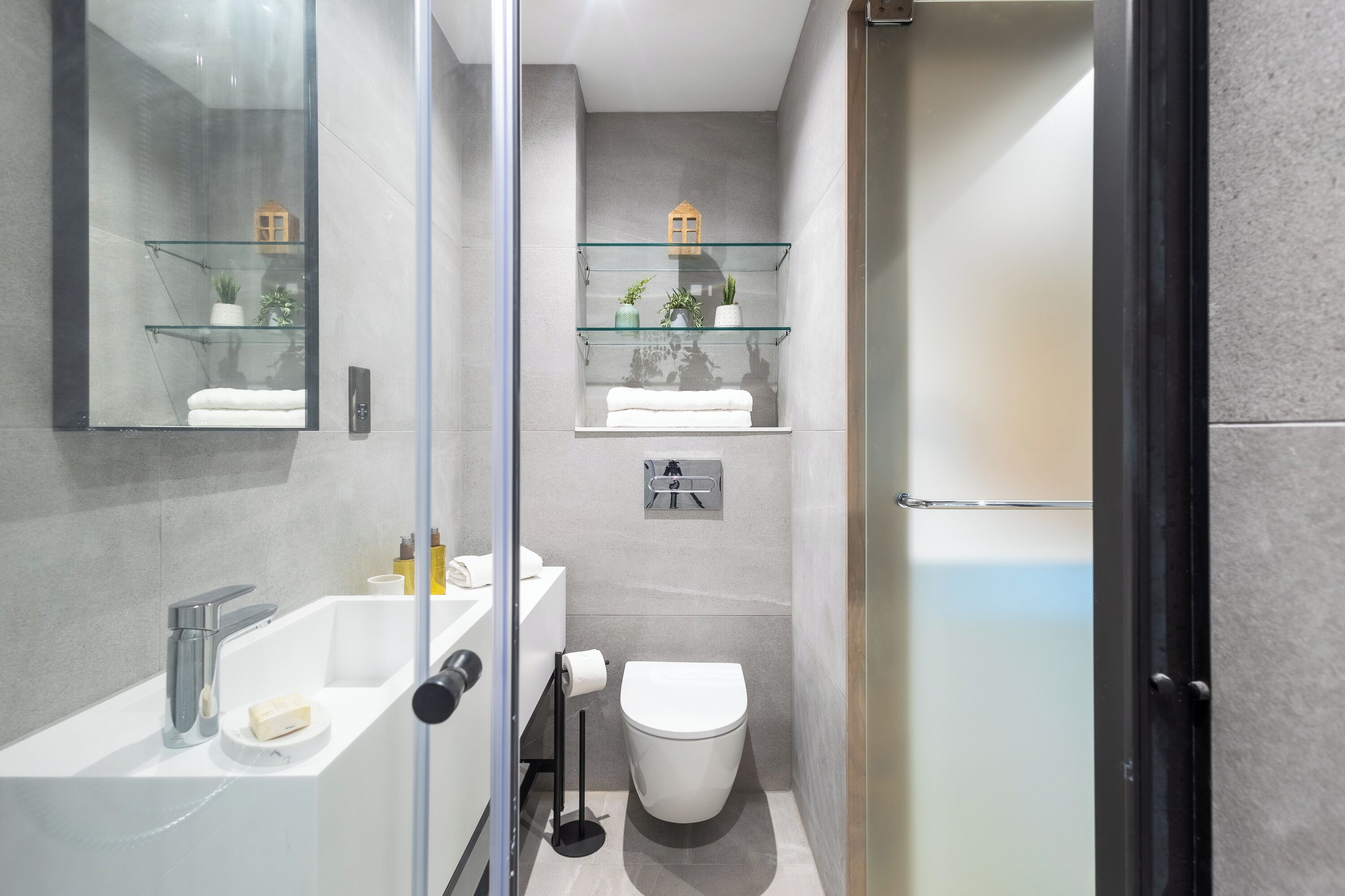 Shower, free toiletries, hair dryer, towels