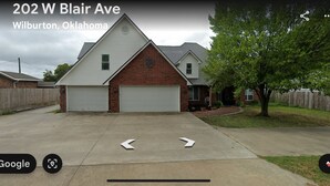 Ein Wohnhaus in der W Blair Ave 202, Wilburton, Oklahoma.