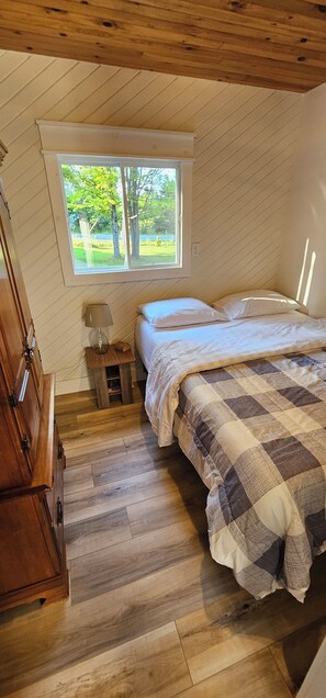 3 bedrooms, iron/ironing board, free WiFi