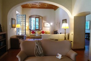 TV - Villa Antonella (Gambassi Terme)