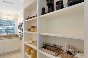 Interior - In the heart of the village. 2 bedroom condo (Saint Simons Island)