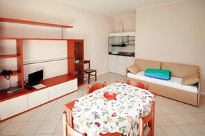 Apartment | Dining