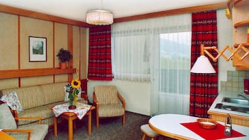 Apartment | Dining
