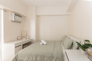 2 habitaciones, tabla de planchar con plancha, wifi y ropa de cama 