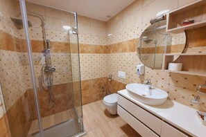 Apartment | Bathroom