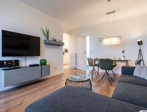 Living room - Ferienwohnung mit Balkon in Westerdeichstrich (Westerdeichstrich)