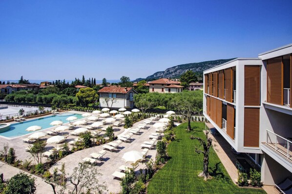 Outdoor pool - Residence Olivo, Garda (Garda)