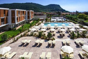 Outdoor pool - Residence Olivo, Garda (Garda)