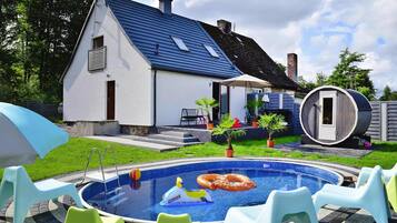 Casa | Alberca | Alberca techada y alberca al aire libre