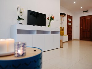 Apartment | Dining