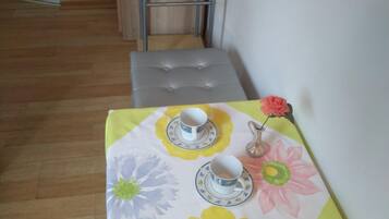 Apartment | Dining