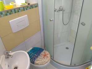 Apartment | Bathroom