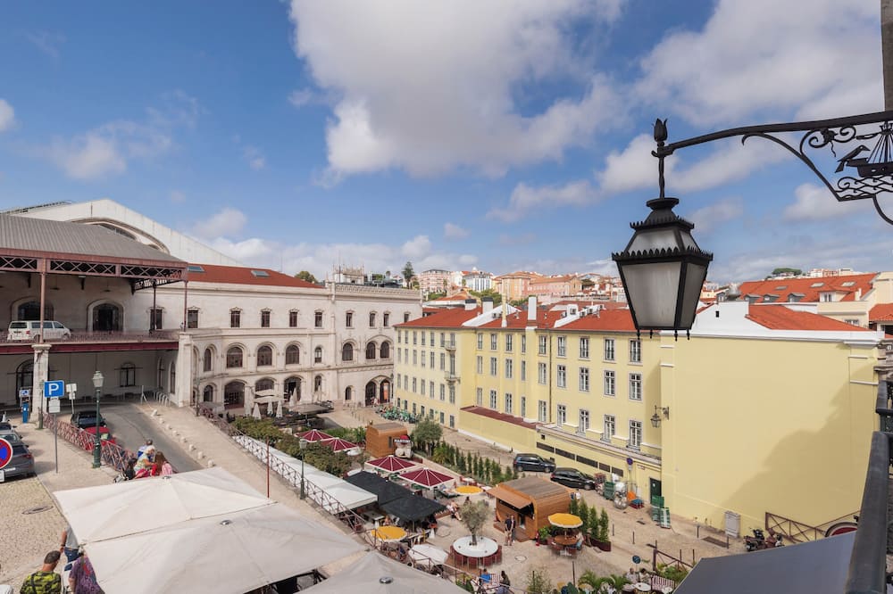 Carmo 43 by LovelyStay