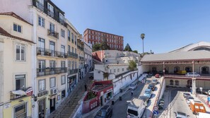 Klassiek appartement | Uitzicht vanuit de kamer