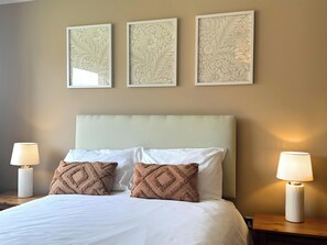 1 bedroom, iron/ironing board, WiFi, bed sheets - Serviced accommodation Cardiff Bay 1 bedroom Sleeps 4  (Cardiff)