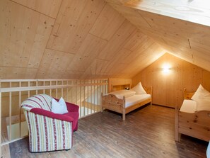 Apartemen | 2 kamar tidur dan dilengkapi dengan perabotan berbeda-beda