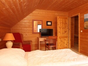 Rumah | 2 kamar tidur dan dilengkapi dengan perabotan berbeda-beda