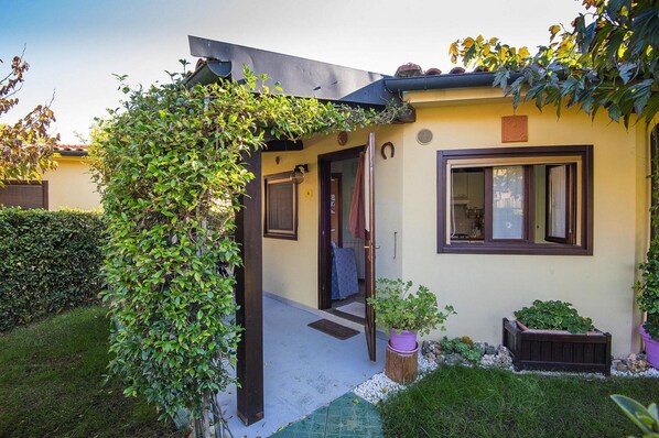 Bungalow | Exterior - Bungalow in Riotorto Near the sea Beach-formerly TUI Ferienhaus (Piombino)