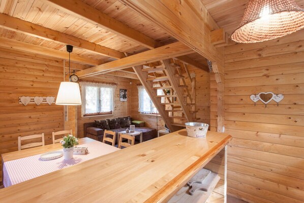 บ้านพัก | ครัวส่วนตัว | กาต้มน้ำไฟฟ้า, เตาปิ้งขนมปัง, เก้าอี้กินข้าวสำหรับเด็ก