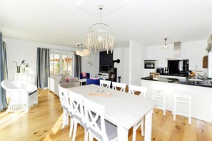 Apartment | Dining - Ferienwohnung in Wyk auf Foehr (Wyk auf Foehr)