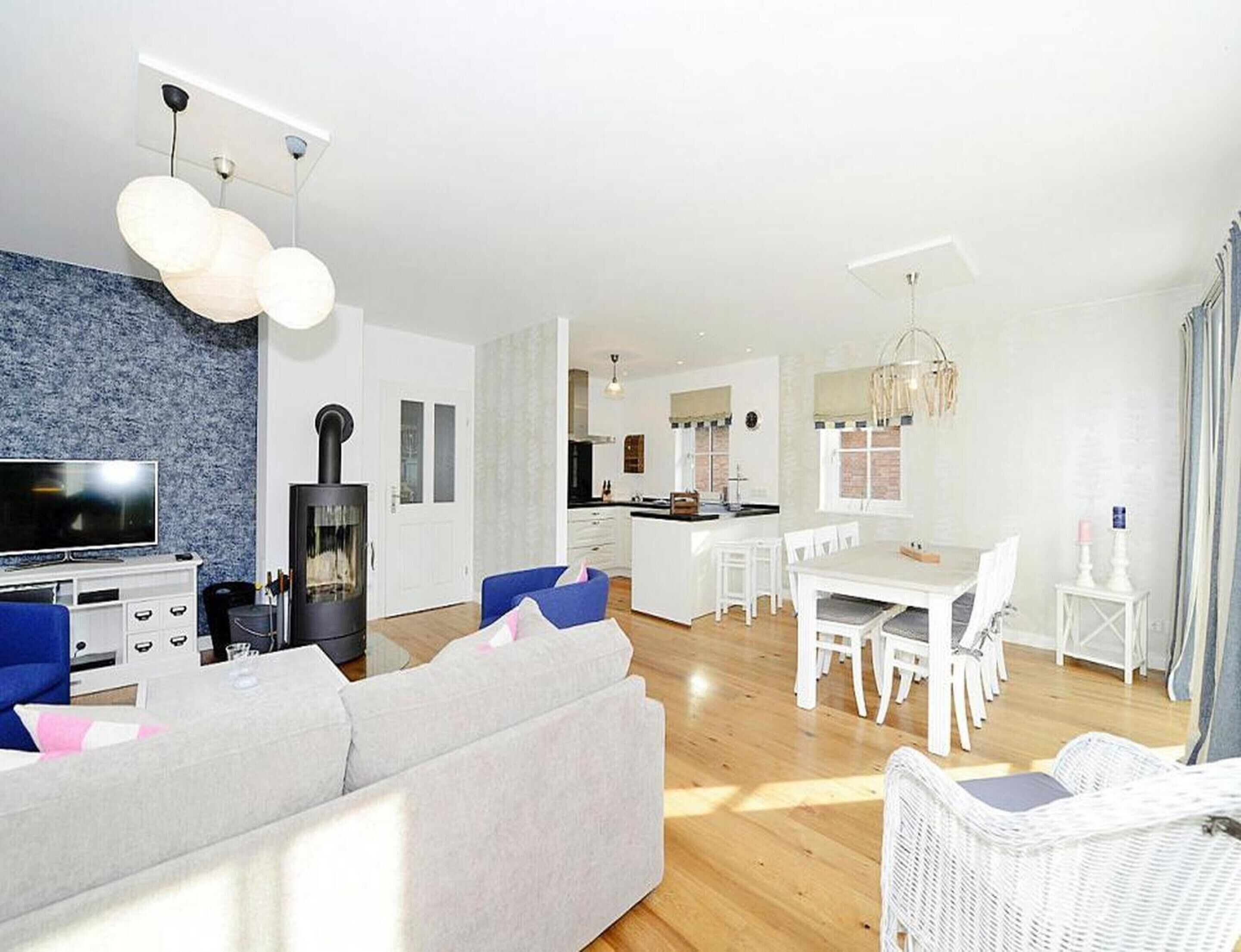Apartment | Dining