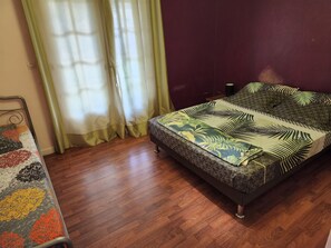 5 bedrooms, desk, iron/ironing board, travel crib - Villa Panam' (Sainte-Rose)