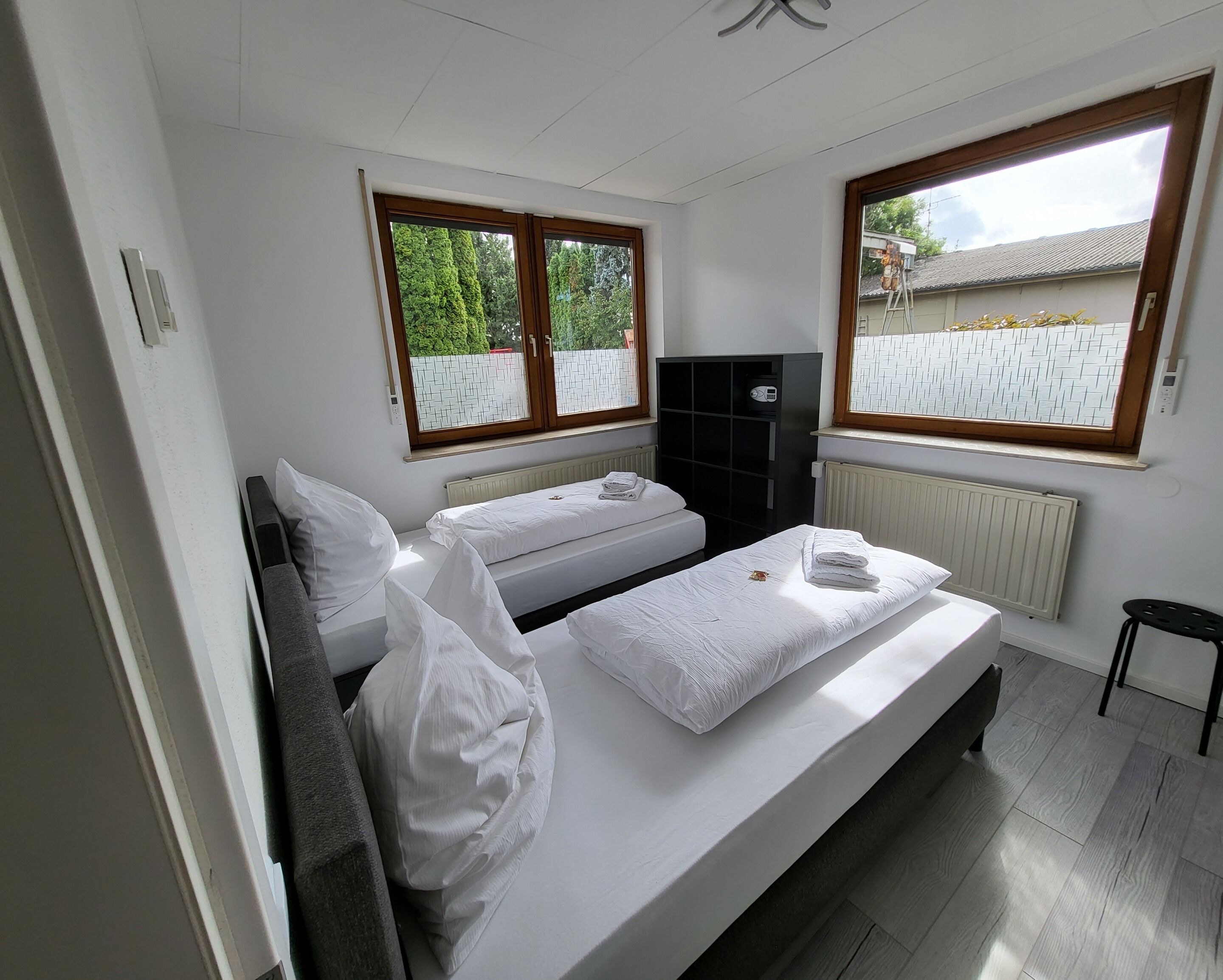 Double Room, Private Bathroom | 1 bedroom, in-room safe, desk, laptop workspace