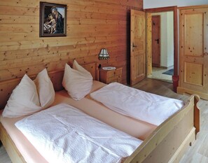 Apartment | 2 bedrooms, individually furnished, bed sheets - Apartment in Fusch Near Grossglockner Road (Fusch an der Grossglocknerstrasse)