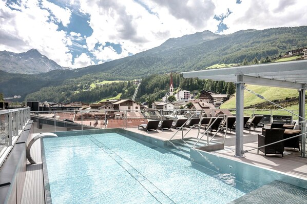 Apartment | Pool | Outdoor pool