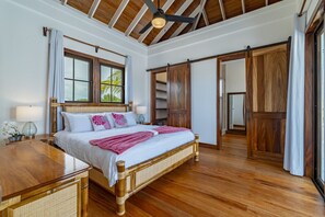 4 bedrooms, iron/ironing board, free WiFi, bed sheets