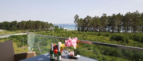 Apartment | Outdoor dining