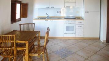 Apartamento | Cocina privada | Trona infantil