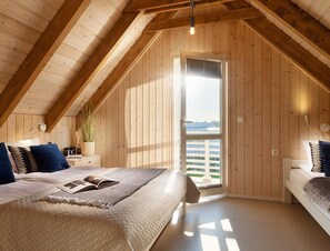 Hus | 2 soverom, individuelt innredet, strykejern/-brett og sengetøy