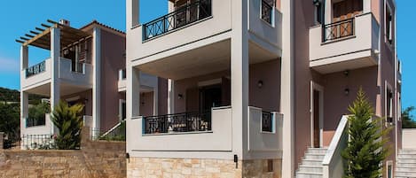 Villa | Exterior