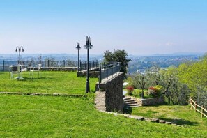 Garden - Beautiful Apartment in Lamporecchio (Lamporecchio)