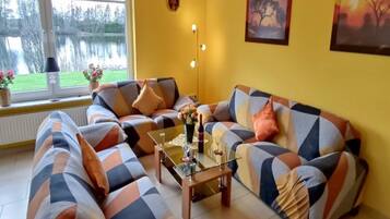 Apartment | Living room | DVD player