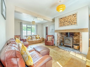 Living room | Mill House Farm, Horncastle - 5 bedroom accommodation in Horncastle (Horncastle)