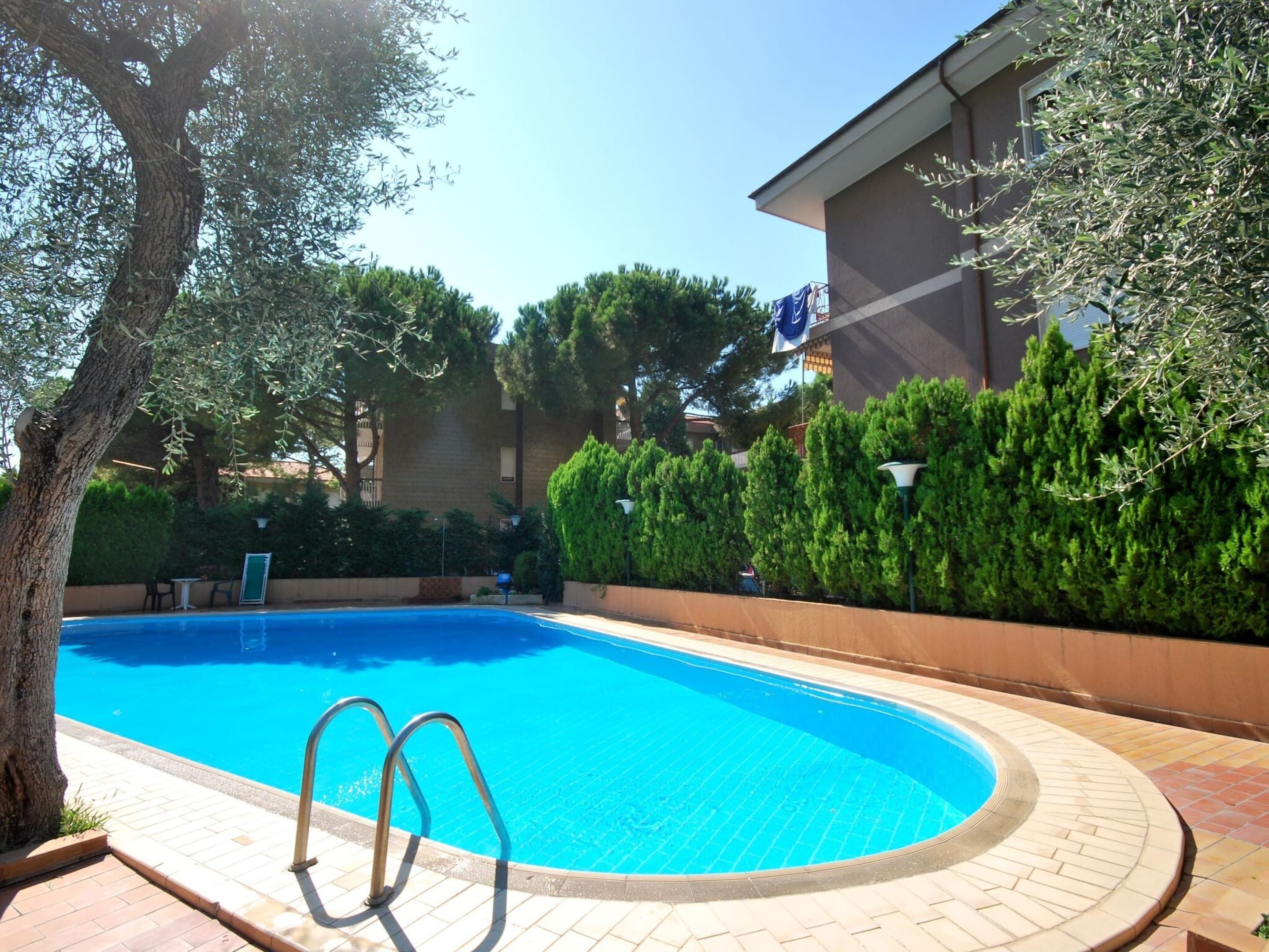 Apartment | Pool | Outdoor pool