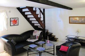 House | Living area | Fireplace - Cottage With Large Garden Near Lake (Biskupiec)