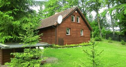 Cottage With Large Garden Near Lake