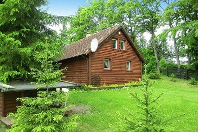 Cottage With Large Garden Near Lake