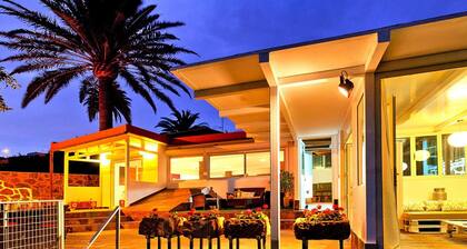 Villa With Pool and Extravagant Architecture