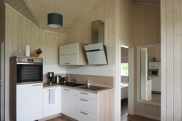 House | Private kitchen | Highchair - Ferienhaus Nordlys mit Sauna am Dummer See (Dümmer)