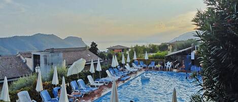 Apartment | Pool | Outdoor pool