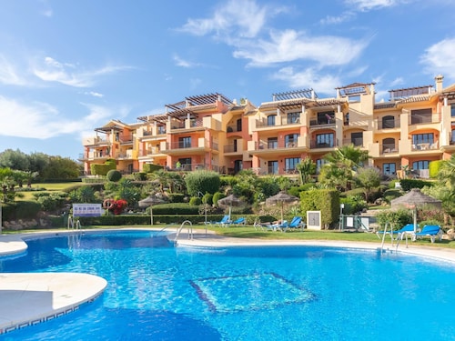 Premium Apartment in Benahavis With Balcony