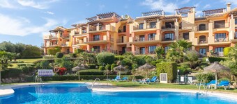 Premium Apartment in Benahavis With Balcony