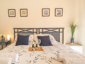 Apartment | 3 bedrooms - Premium Apartment in Benahavis With Balcony (Benahavis)