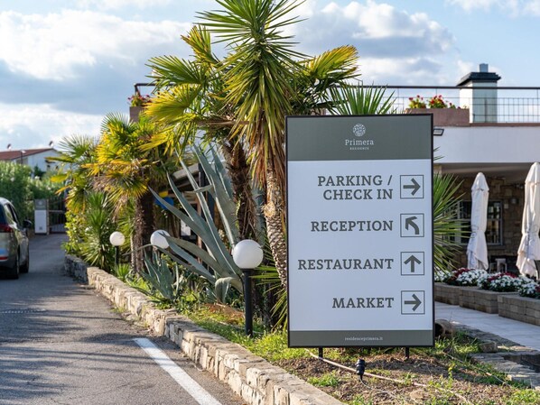 Apart Daire | Dış mekân