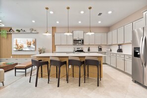 Fridge, microwave, oven, stovetop - Brand NEW 10Bdrms At Windsor Cay (Clermont)